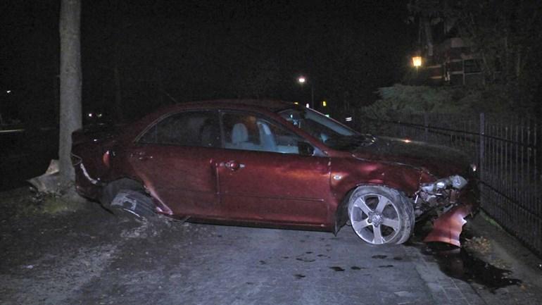 Bestuurder met de schrik vrij na harde crash