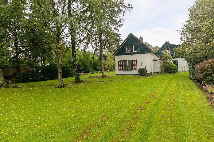 Te koop in Emmen: vrijstaande woning  (2100 m2)