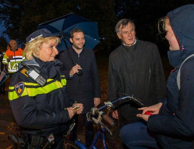 Fietsverlichtingsactie trapt af in Emmen