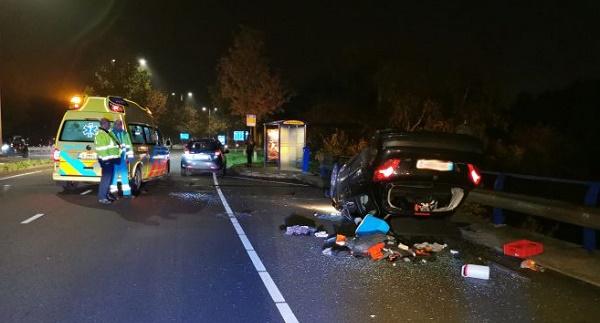 Verkeersruzie eindigt in ravage met gewonde (video)