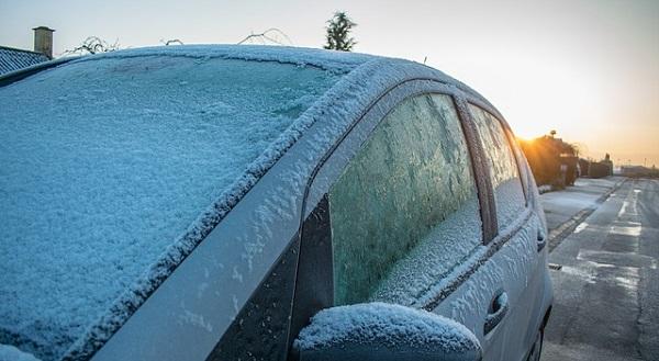 Ramen van auto niet ijs of sneeuw vrij? bekeuring tot 370 euro