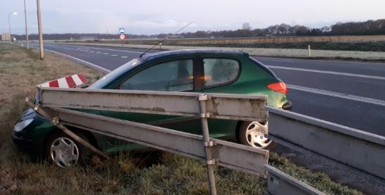 Waarschuwing; Op en afritten plaatselijk spekglad