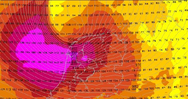 Maandag mogelijk storm met zeer harde wind