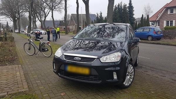 Traumahelikopter ingezet voor ongeval tussen auto en fietser (video)