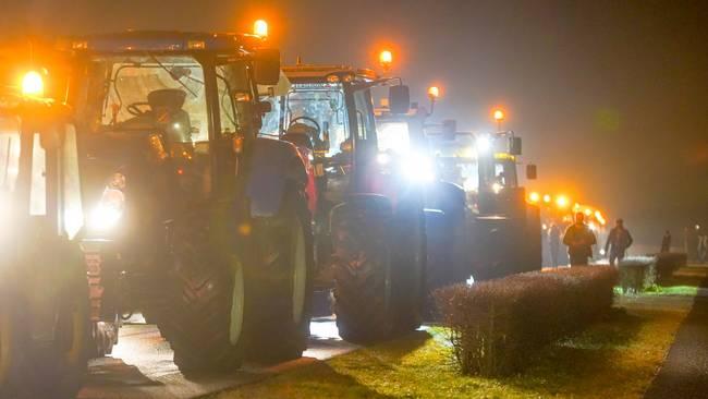 Boeren gaan vanavond weer met trekkers de weg op