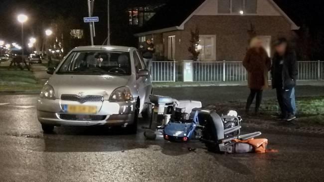 Aanrijding tussen auto en scootmobiel (Video)