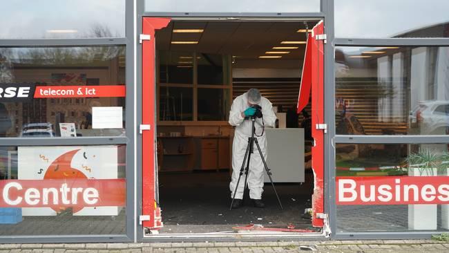 Enorme schade bij ramkraak in Emmen (Video)