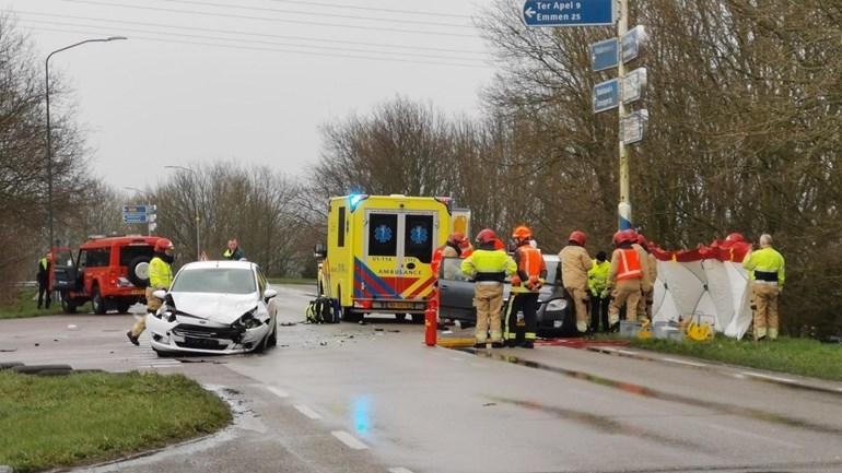 Traumahelikopter ingezet bij ernstig ongeval met twee voertuigen (video)