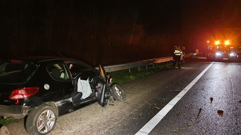 Veel schade bij ongeval op A28 (video)