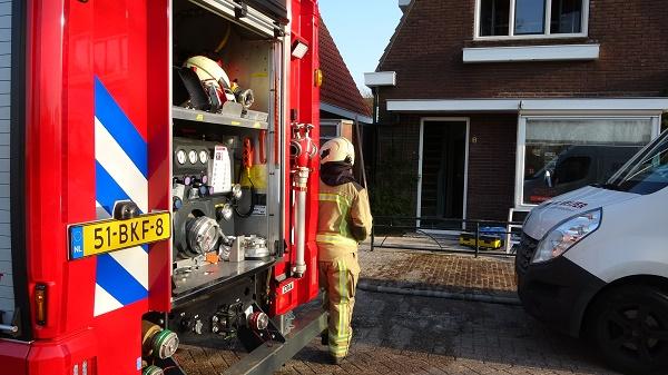 Brandje in ondervloer leegstaande woning snel onder controle