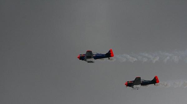 Stuntvliegtuigen komen vanmiddag naar Drenthe om figuren in de lucht te maken