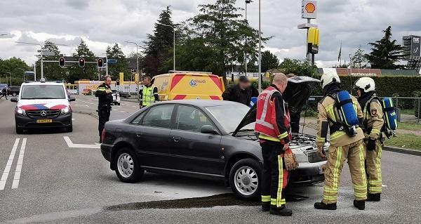 Medewerker ANWB blust beginnende autobrand (video)