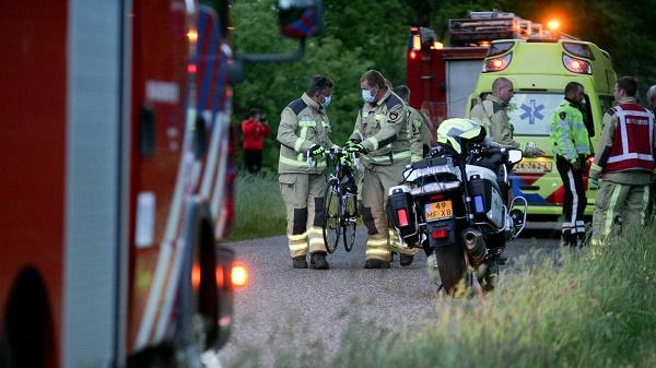 Wielrenner gewond na val in sloot