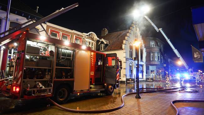 Dodelijk slachtoffer bij uitslaande brand in cafÃ© (Video)