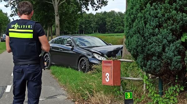 Bestuurder aangehouden voor rijden onder invloed en verlaten plaats ongeval