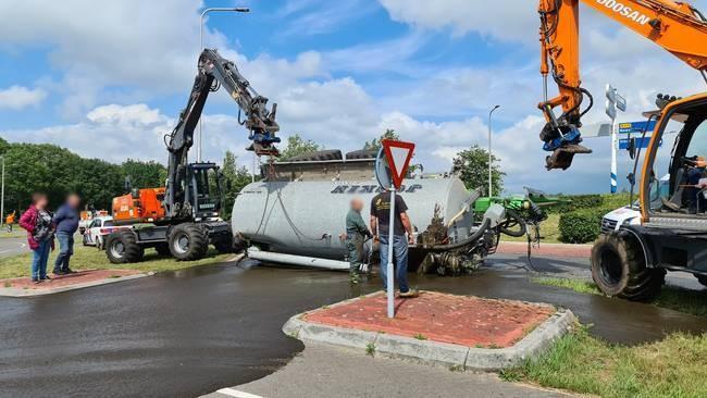 Giertank kantelt om in Noord-Sleen (Video)