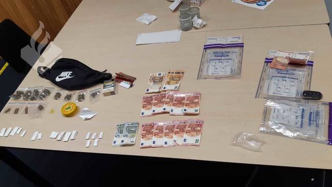 Politie houdt twee personen aan voor drugshandel