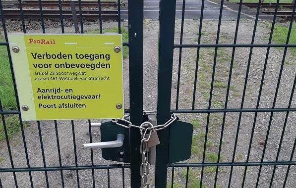 Prorail sluit onbeveiligde spoorweg overgang in Hoogeveen