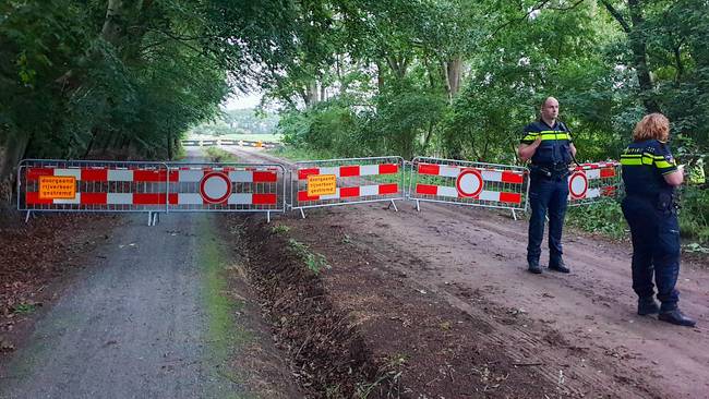 Vaten met drugsafval gedumpt in bosgebied bij Roderesch (Video)