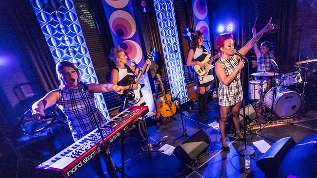 Terug naar de sixties met tuinconcert The Bluebettes