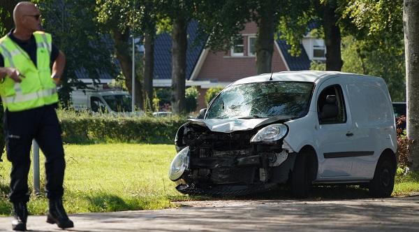 Motorrijder ernstig gewond na botsing met auto