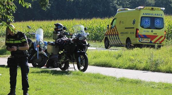 Motorrijder komt ten val en raakt gewond in Hooghalen