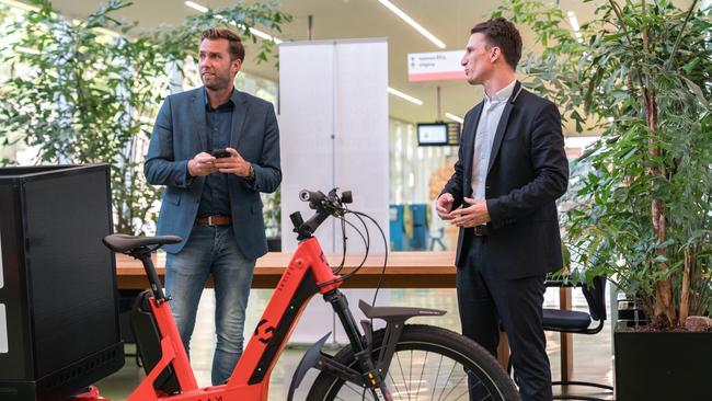 Overhandiging eerste Gleam Cargo e-bike