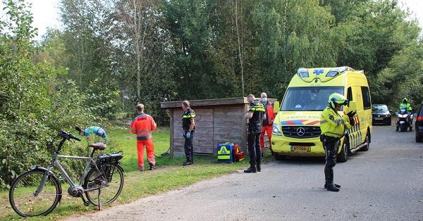Ernstig gewonde man gevonden in bosjes: traumahelikopter ingezet (video)