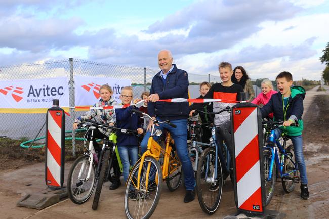 Fietspad langs Menweg Eexterveen officieel geopend