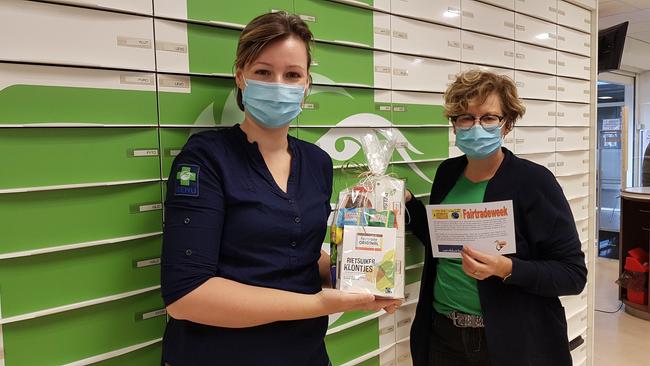 Werkgroep Fairtrade Meppel verrast medewerkers van huisartsenpraktijken en apotheken