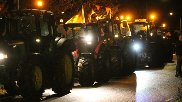 Boeren uit Drenthe verzamelden in Gieten om naar Rogat te gaan