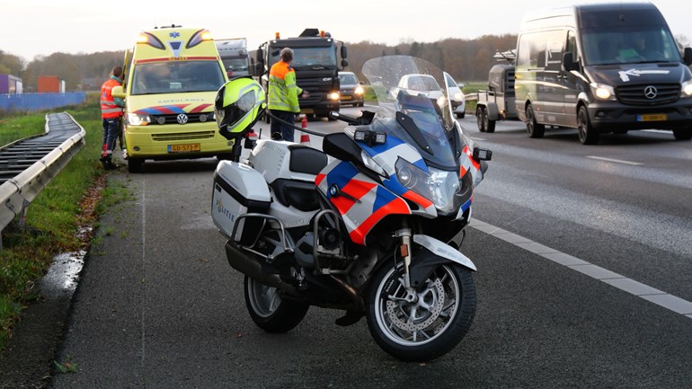 Lange file na ongeval op A37 (Video)