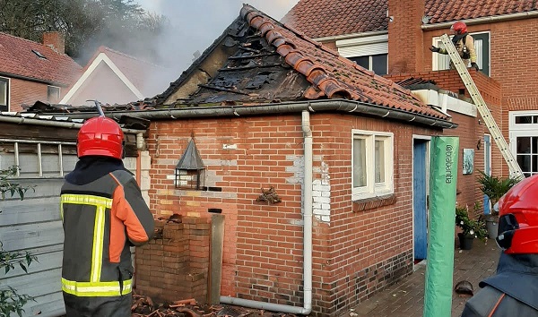 Brandweer weet woonhuis te behouden na brand in schuurtje
