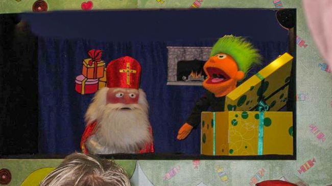 Poppenkast show vol Sinterklaasliedjes in De Tamboer