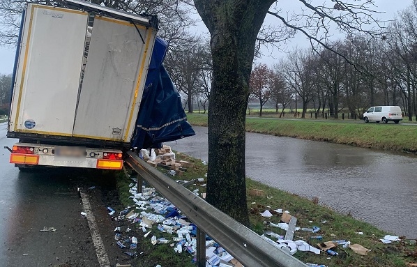 Grens Nederland-Duitsland uren dicht vanwege ongeval met vrachtwagen