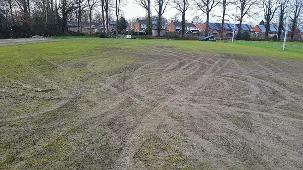 Rugby club zoekt dader van kapot driften rugbyveld