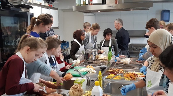 Kindermenu 2.0 zoekt nog kinderen die samen gezond willen koken