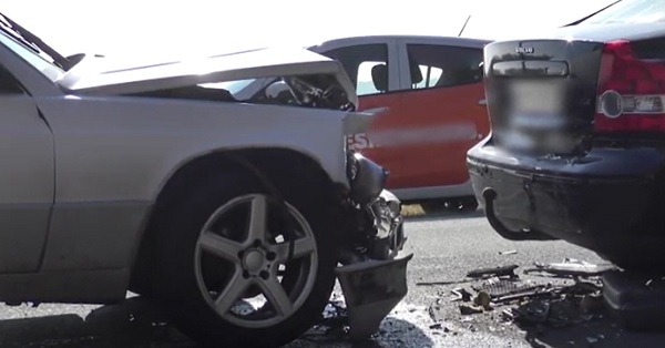 Veel schade bij kopstaart ongeval op N378 (video)