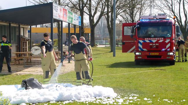 Tractorband vliegt in de brand bij rugbyclub in Emmen