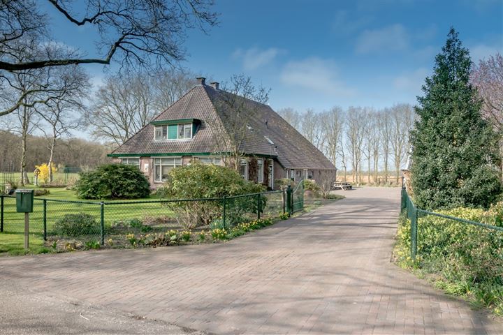 Te koop in Drenthe: Woonboerderij in bosrijke omgeving