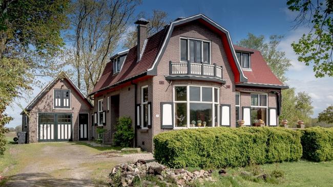 Te koop in Drenthe: Karakteristieke villa met prachtig koetshuis