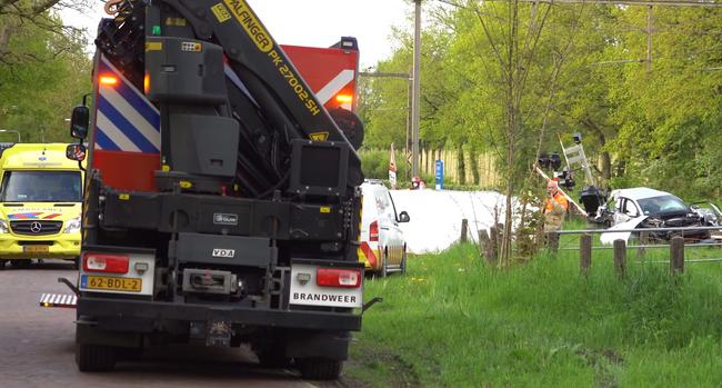 Man (20) omgekomen bij aanrijding tussen trein en auto