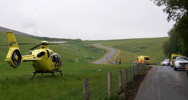 Traumahelikopter bij ongeval met wielrenner op VAM-berg (Video)