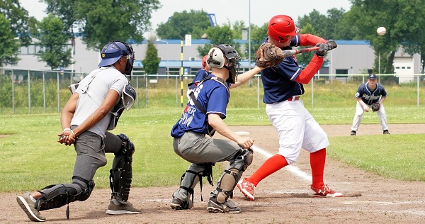 Uit en thuis overwinning voor honkballers uit Emmen