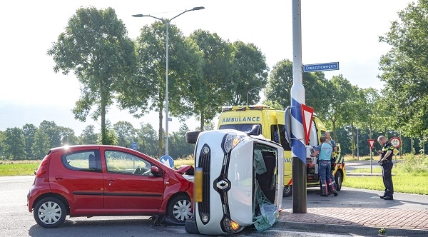 Man gewond na ongeval op beruchte kruising in Roden (video)
