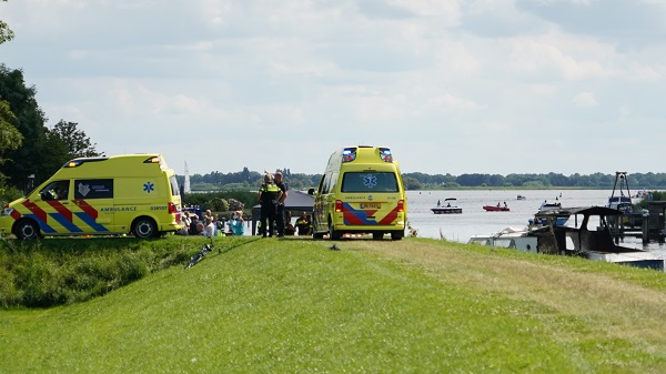 Zes gewonden waarvan vier ernstig na explosie op boot (video)