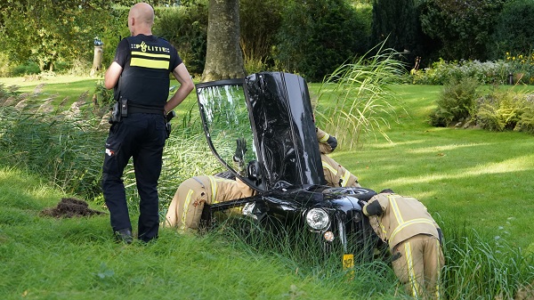 Dorp Amen boos op gemeente na zoveelste ongeval door dikke laag grind op kruising