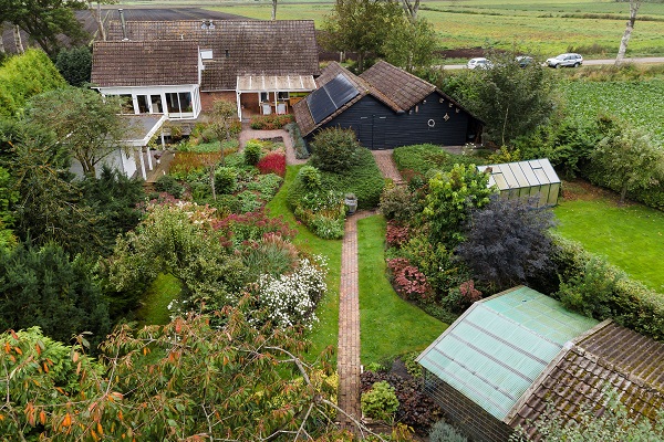 Te koop in Drenthe: vrijstaande woning sauna en twee garages