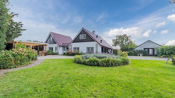 Te koop in Drenthe: vrijstaande woning met 7 kamers op perceel van 3.210 mÂ²