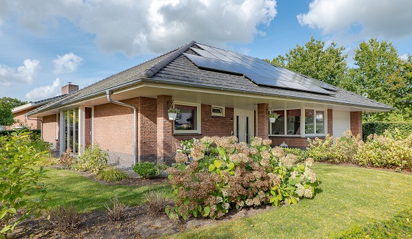 Te koop in Drenthe: ruime villa met 24 zonnepanelen en grote garage